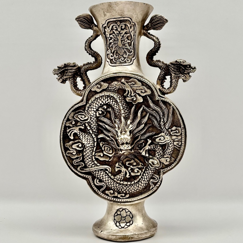 Vintage Chinese Dragon Decorative Binaural Vessel with Qing Dynasty Mark 8.5"